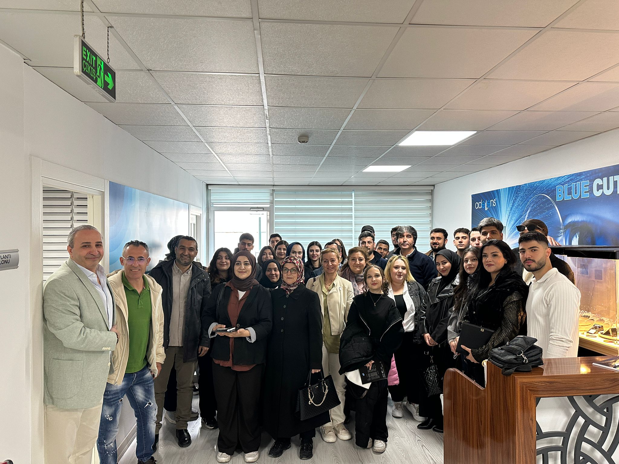 Bitlis Üniversitesi Optisyenlik Bölümü, Adellens Üretim Tesisini Ziyaret Etti